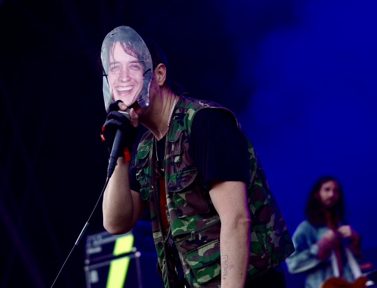 RaphPH's tweet photo. Strokes doing some serious musical Scheisse at Tempelhof Sounds @thestrokes https://t.co/NEBcKu5kLH