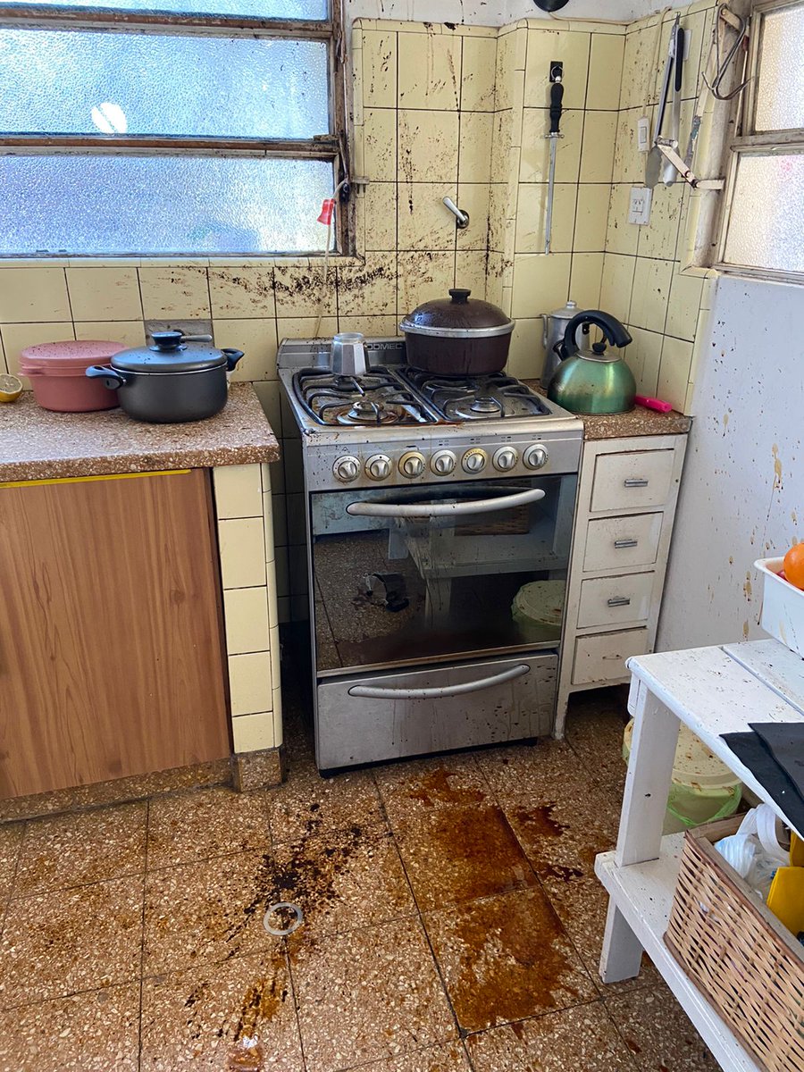 ceciliajarne's tweet photo. No compren cafeteras baratas. Es un mensaje d luchemos por la vida... https://t.co/lh3nsaSqWQ