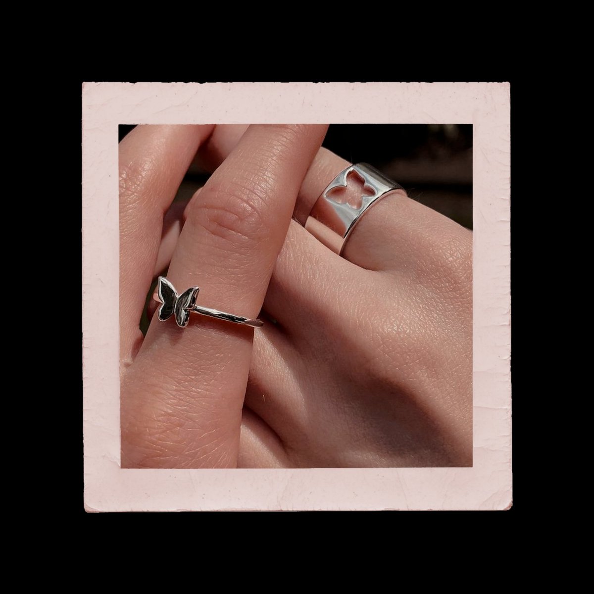 SRBR4UN's tweet photo. "Qual o poder da colisão
De dois corações desatentos?"

A gente descobriu. Feliz dia dos namorados, minha loirinha. 💘 https://t.co/piDAVESQdk