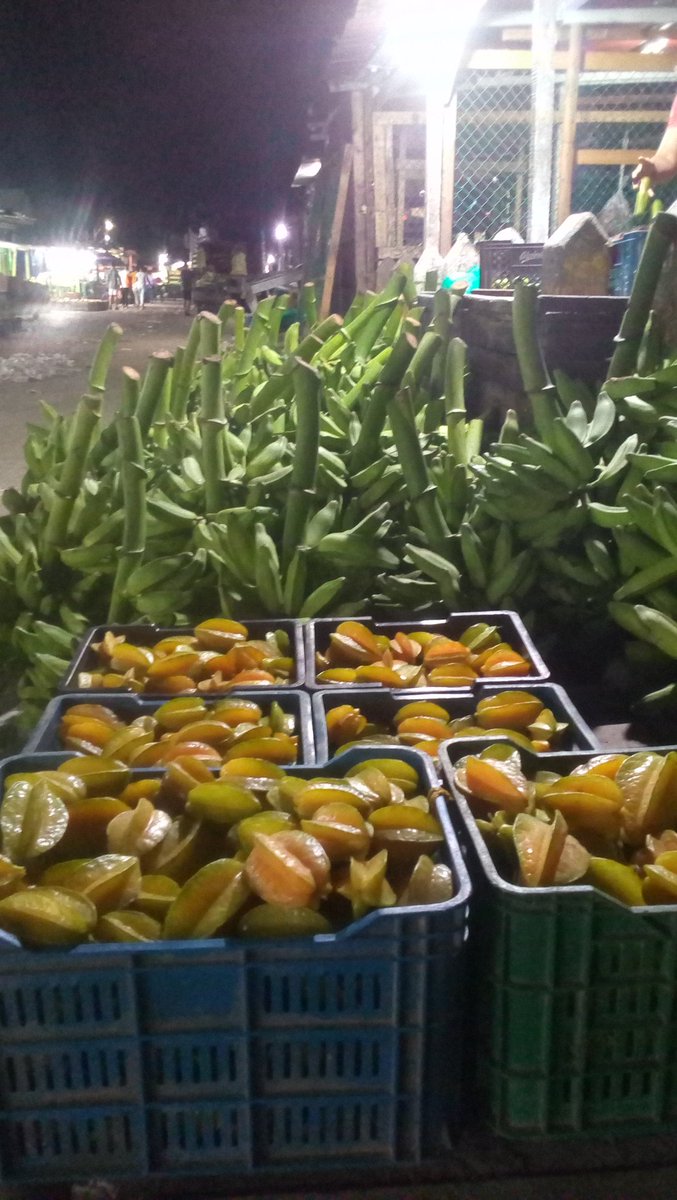 AriasCelio's tweet image. Esto no es un fotomontaje, es la pura realidad estos productos frescos vienen directamente del campo a nuestro mercado público de Barranquilla, no pagues el doble en otra parte acá es más barato.