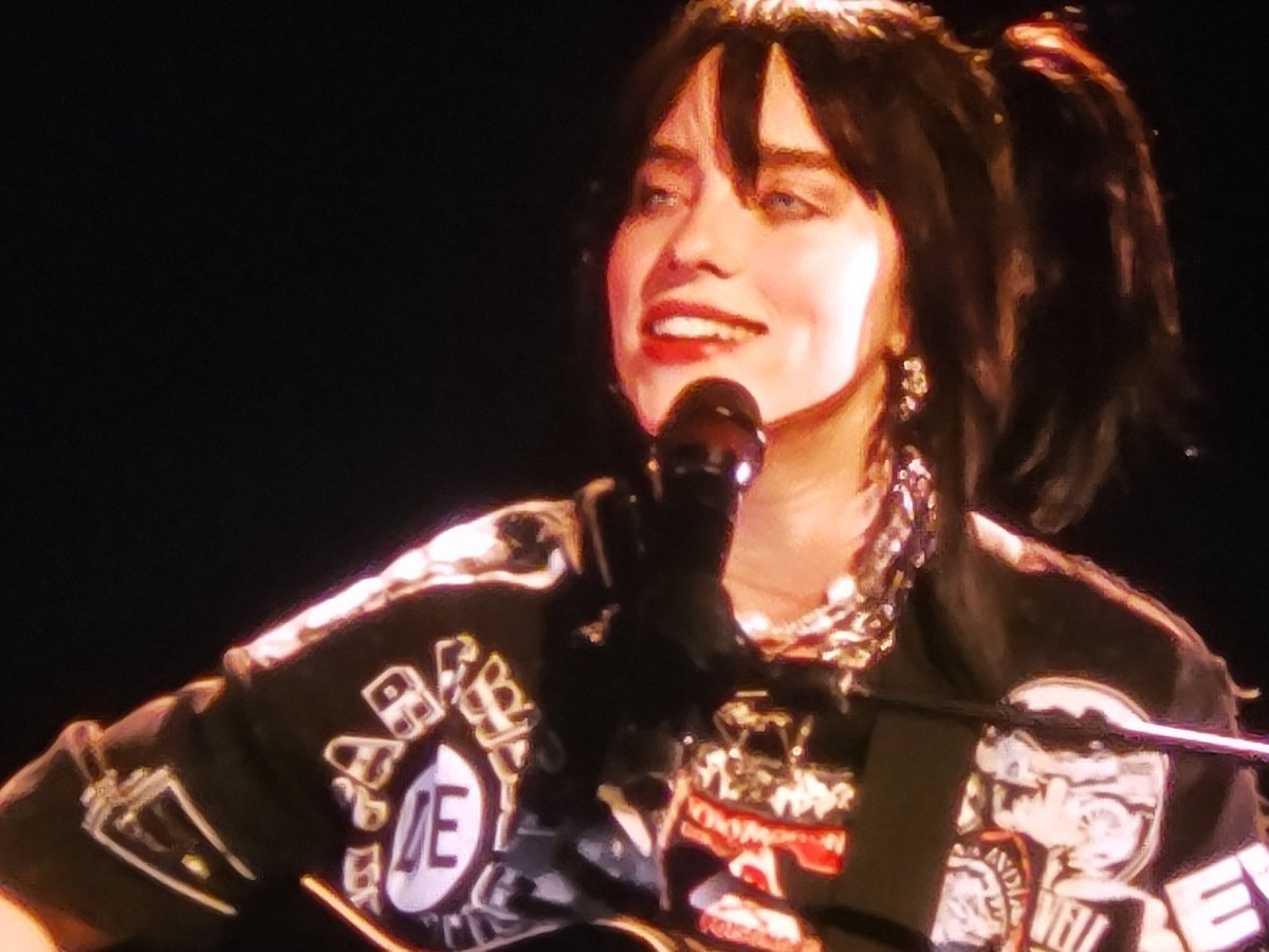 ChatHelping's tweet image. #virginexperiencedays we had an awesome time at @GordonRamsay Street burgers at the o2 in London before seeing @billieeilish 
That girl sure knows how to put on an amazing show!
#Street burger #gordonramsay @O2LondonTickets @TheO2 #BillieEilish