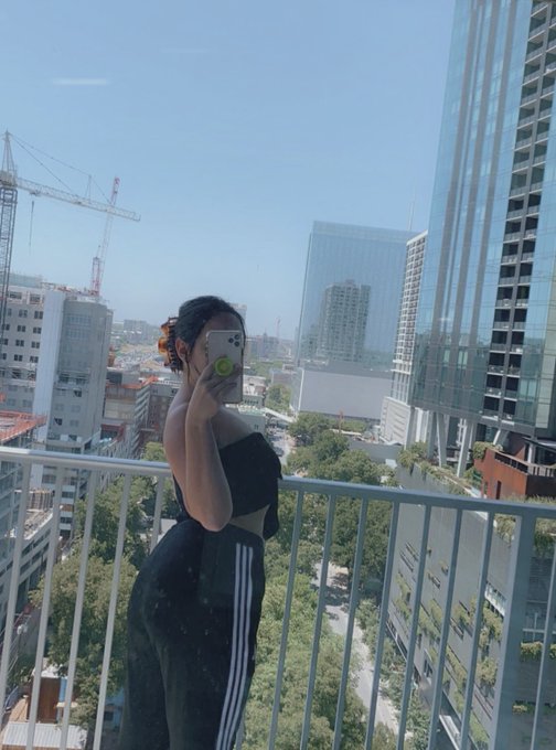 hi besties https://t.co/vD2On4bRGQ<a href="/tag/sxsw"class="tags"><span>#sxsw</span></a>