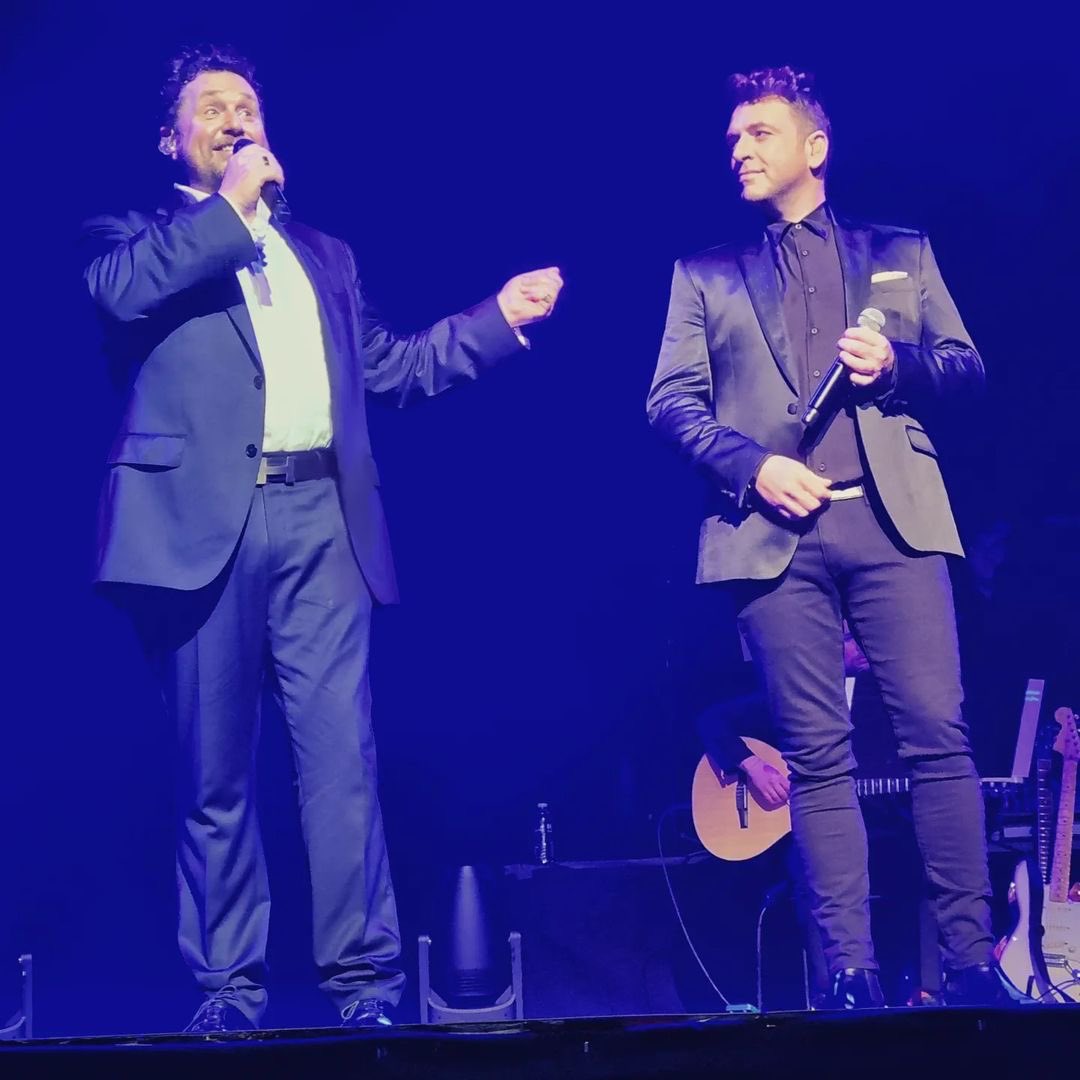 📷Gorgoeus photos of <a href="/MarkusFeehily/">MarkusFeehily</a> from last night’s <a href="/mrmichaelball/">Michael Ball OBE💙</a> charity show at <a href="/LondonPalladium/">The London Palladium</a> in aid of <a href="/SSChospices/">Shooting Star Children's Hospices</a>. 🤩♥️

©️ instagram.com/adpruntheworld