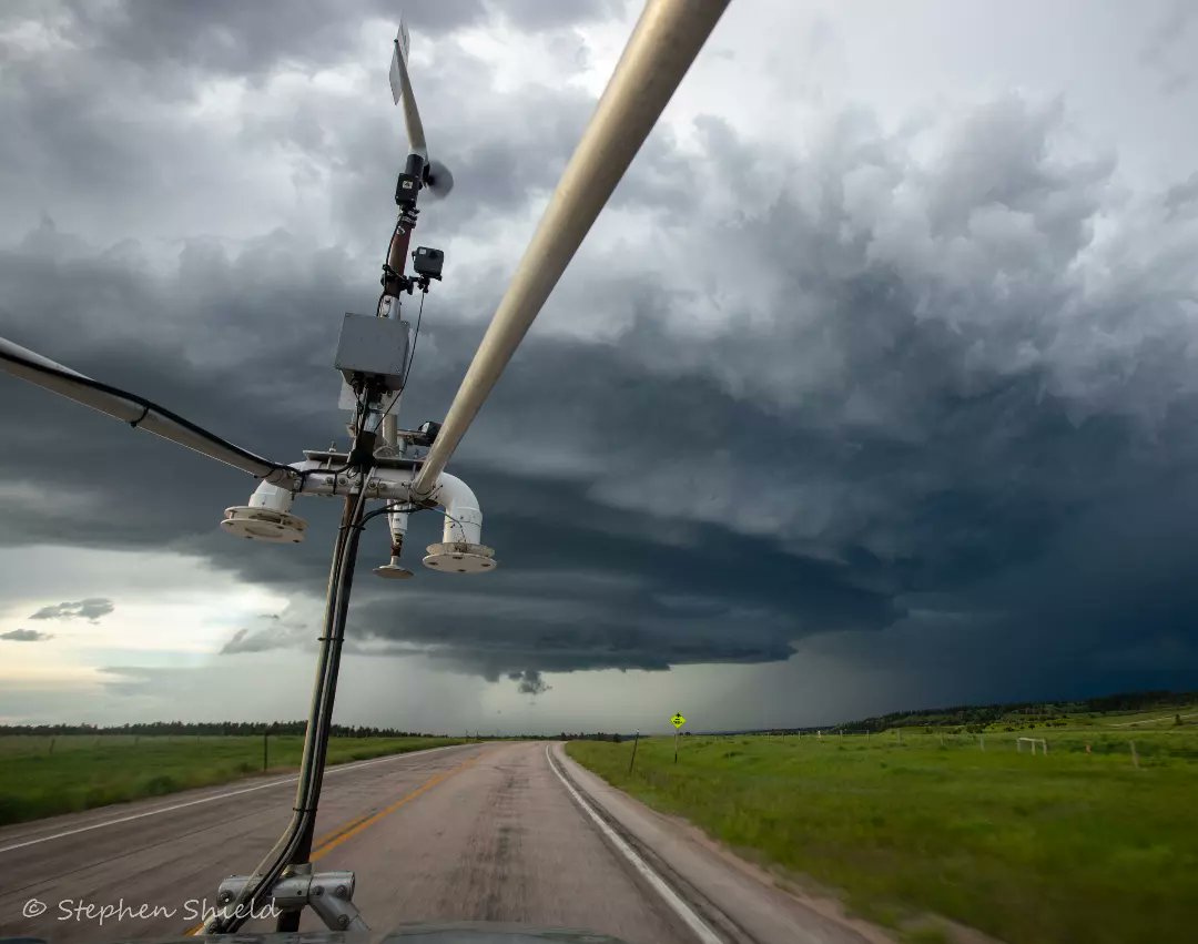 shieldstephen's tweet photo. Deployed on a photogenic supercell yesterday as a part of @TORUSupercell #torus22 #wywx https://t.co/G2kA4vXpJ9
