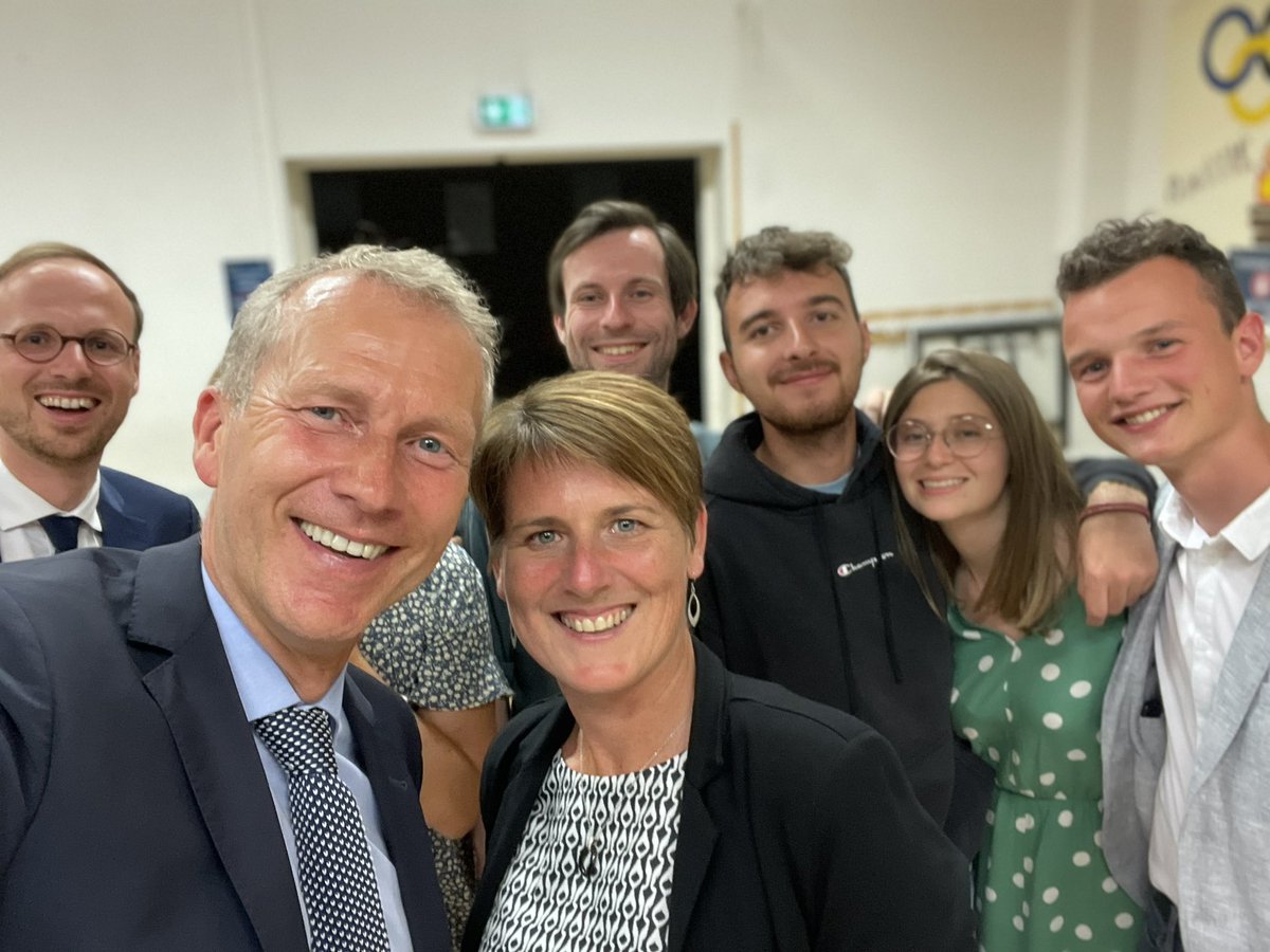 Garot2022's tweet photo. 49,62% !
Merci à tous pour votre confiance 🙏
Dès demain à nouveau sur le terrain, pour écouter et convaincre. 
En avant vers la victoire dimanche prochain ! https://t.co/B9E6vz4Me9