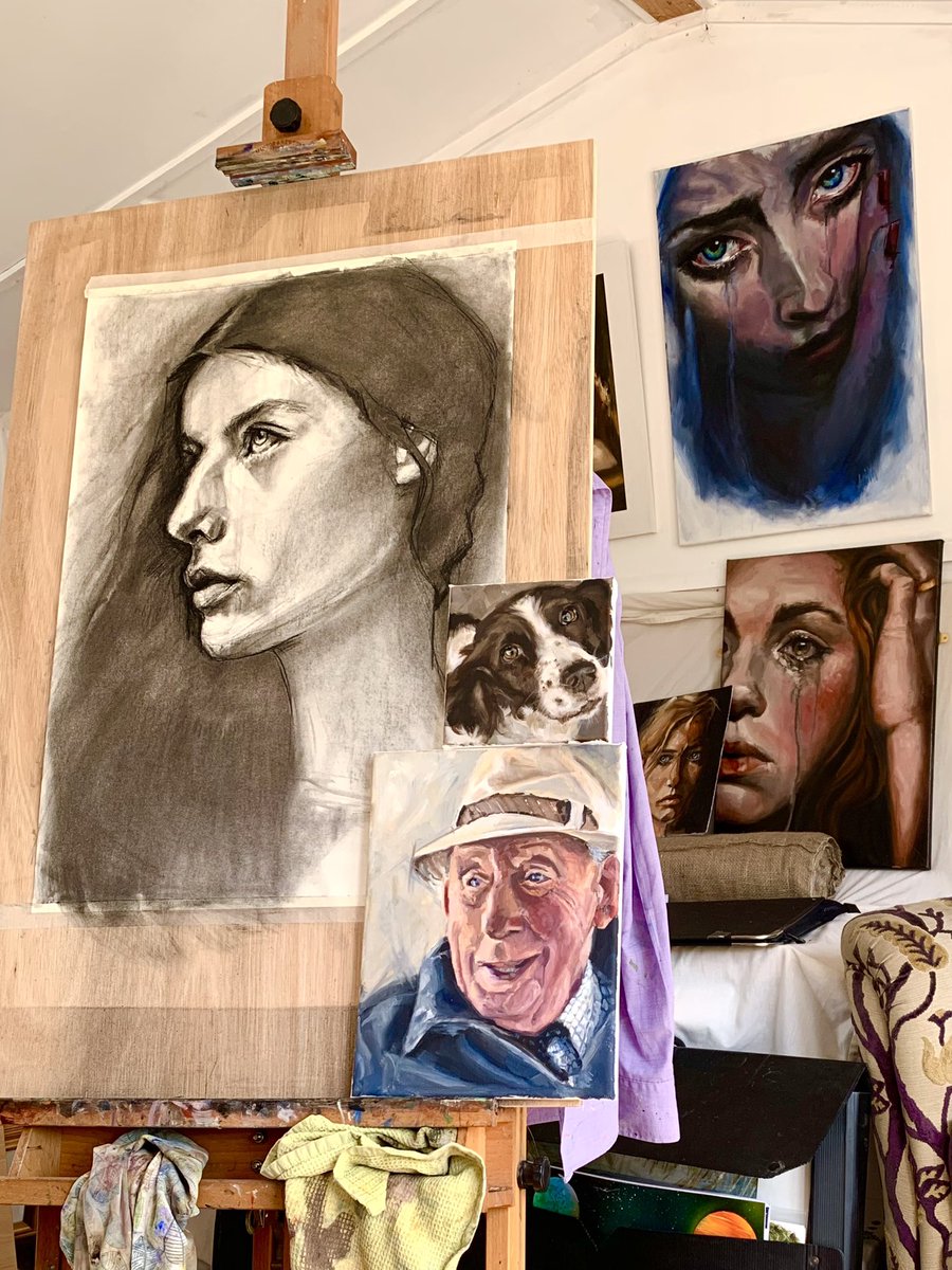 Studio heaven is Sunday afternoon at your easel 😍