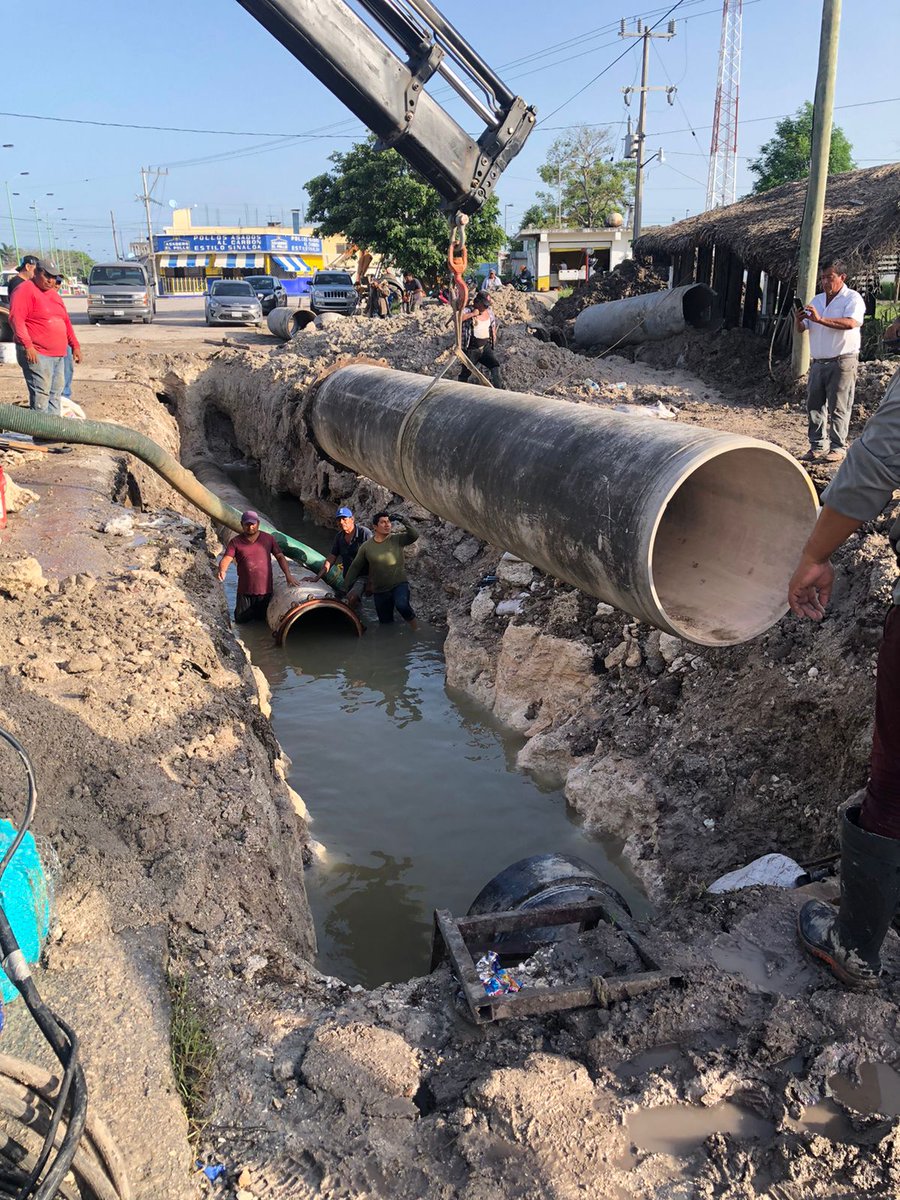 LaydaSansores's tweet photo. Después de una semana de mucho trabajo, del gran equipo de #CONAGUA #CAPAE y #SMAPAC, llega el agua a #Carmen. Desde las 8 a.m. inició el bombeo para llenar el acueducto y cárcamos.
Estamos comprometidos para apoyar a nuestros hermanos carmelitas y tengan la justicia que merecen https://t.co/mGOJwWT7Gt