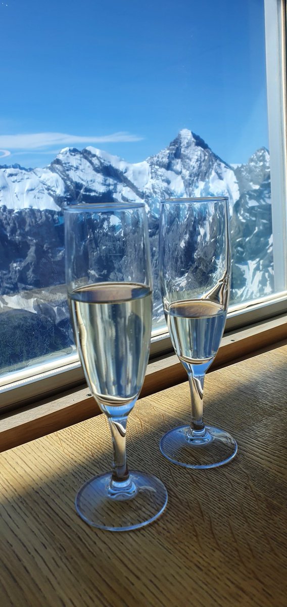 jonas_kamber's tweet photo. MÜRREN-SCHILTHORN 007 🇨🇭☀️ https://t.co/b5IDOyvZtO