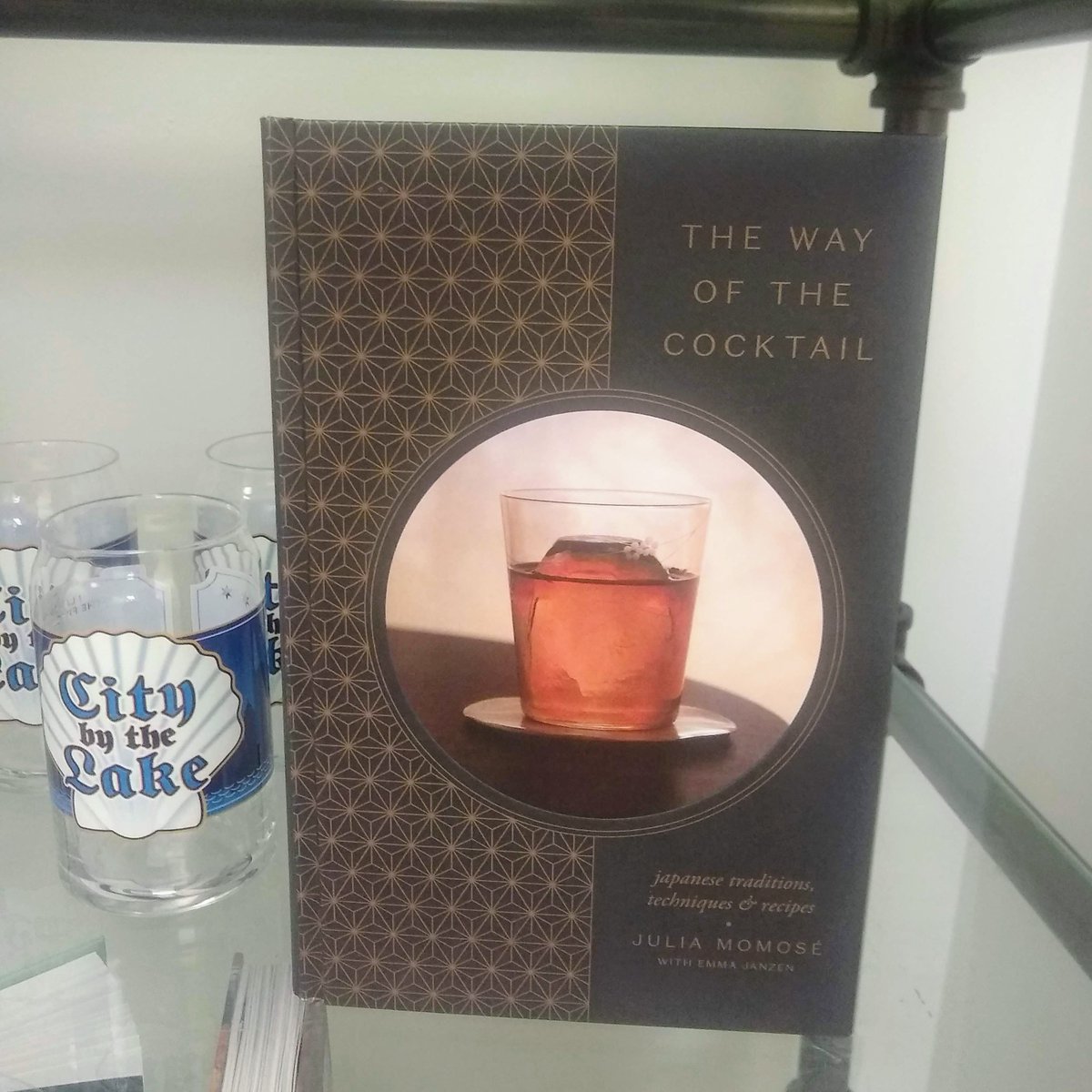 KitBarSupply's tweet photo. @beardfoundation The Way of the Cocktail: Japanese Traditions, Techniques, &amp; Recipes by Julia Momose is a James Beard Foundation 2022 Book Award Nominee &amp; a Top 10 Nominee for a Tales of the Cocktail 2022 Spirited Award-Best New Cocktail or Bartending Book 🎉

@beardfoundation #jbfa2022 #totc2022 https://t.co/PD8Y360EQr