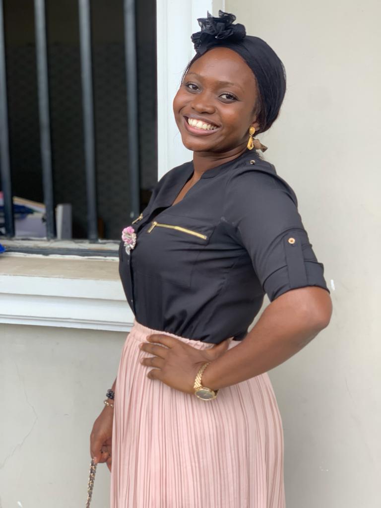 A lot of times all we need to do is  just wear a smile...
Contagious smile...
Wahala no dey finish 
#gratefulheart
#smiles
#nonegativevibes
#Laugh
#Love