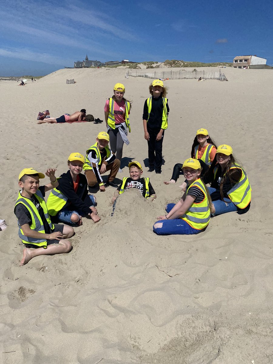 Class 6F tweet media