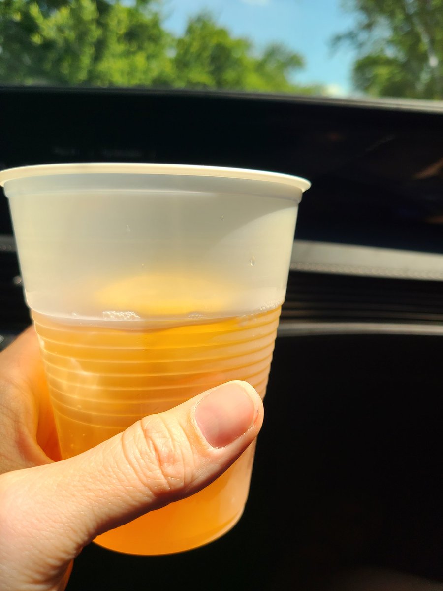 When you see a young #Entrepreneur in the neighborhood selling #sweettea, you search every hiding spot in the car for some 💰
#SummerVibes