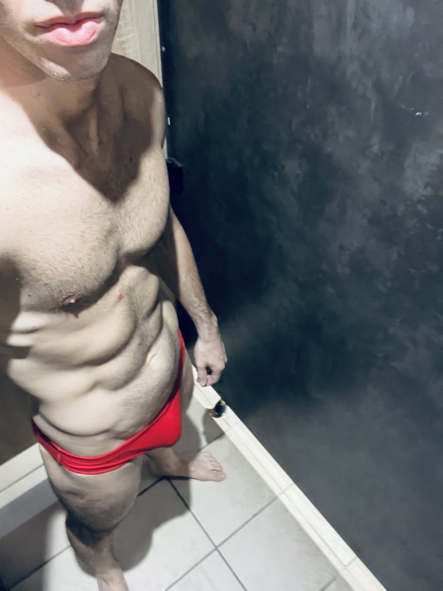 Andolini691's tweet photo. Dernier 50 souple pour #maqueue 
 à🚩Lyon 🇫🇷 Piscine du Rhône 🐬

♥️ Si tu aimes 🍒
🔄 Si tu préfères 💦 
🗨️ Si tu veux un extrait de ma vidéo #onlyfans

@purelygayporn @maqueue @pig_load #whitexxl https://t.co/3znQIjo1Hs