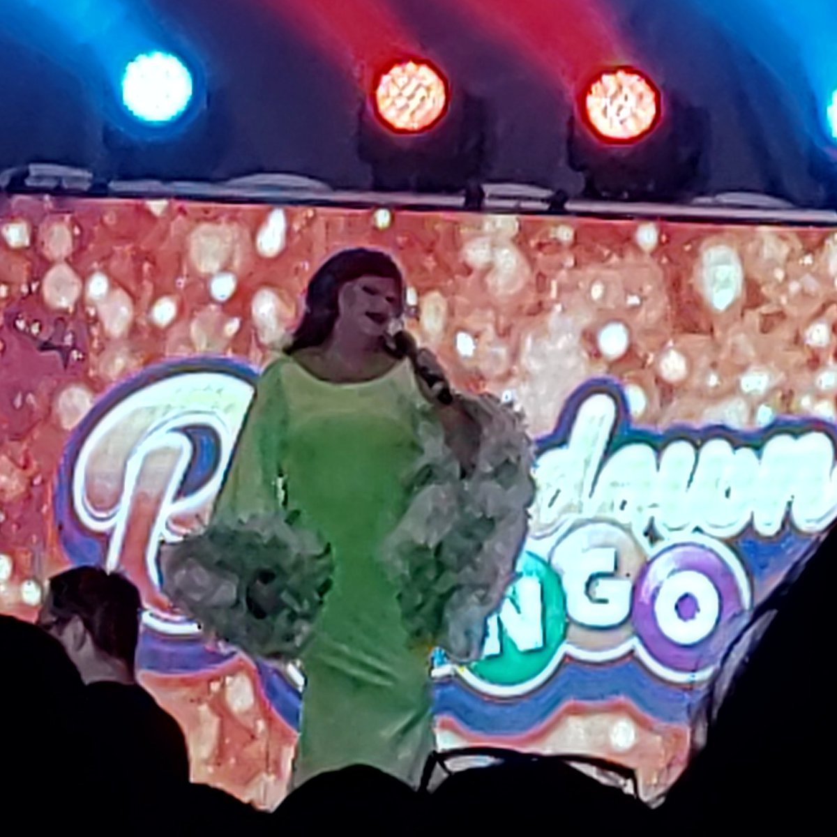 Julie May writes nice books to be read in the bath tweet media