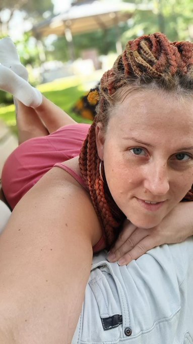 Tomorrow is Monday, but I don't feel like doing anything. https://t.co/dqgEFro8od<a href="/tag/redhead"class="tags"><span>#redhead</span></a>