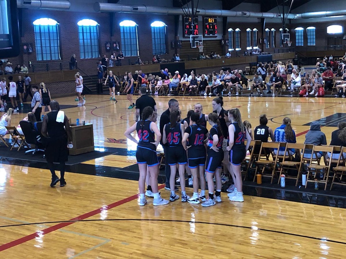 Opptybasketball's tweet photo. This 10th grade team (which featured 3 ninth graders) was all about setting &amp; achieving goals, developing skills &amp; new friendships, while competing hard and having fun. Congratulations on a great season players, coaches &amp; families! https://t.co/0Q9AGBdzL2