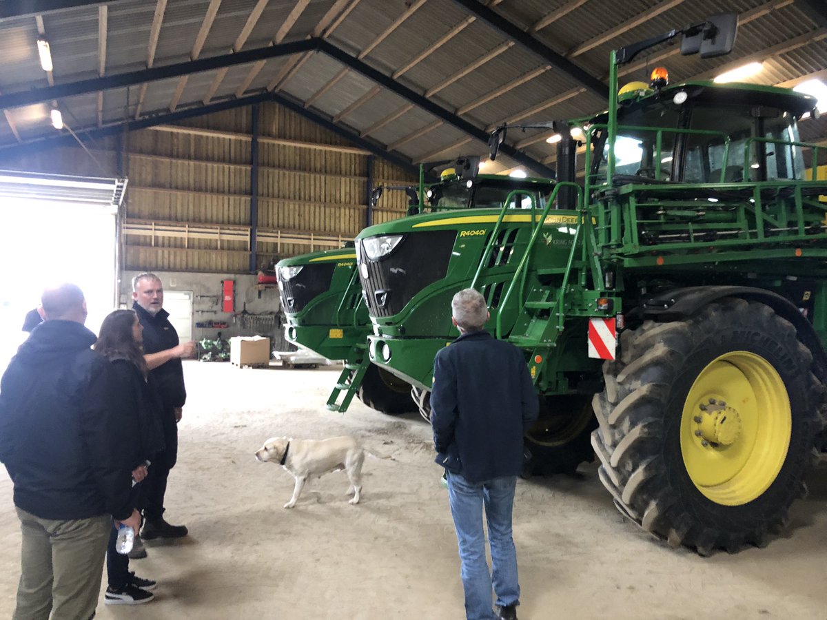 slykkegaardh's tweet photo. 10 places in Denmark, we test our qPCR septoria model against farmers' own septoria strategy. In addition, we also test adjusted dose one to one to actual biomass, -so that every kilo of biomass receives right amount of fungicide according to qPCR model- Faming is in 3D😉 https://t.co/x2T2sVvCI4