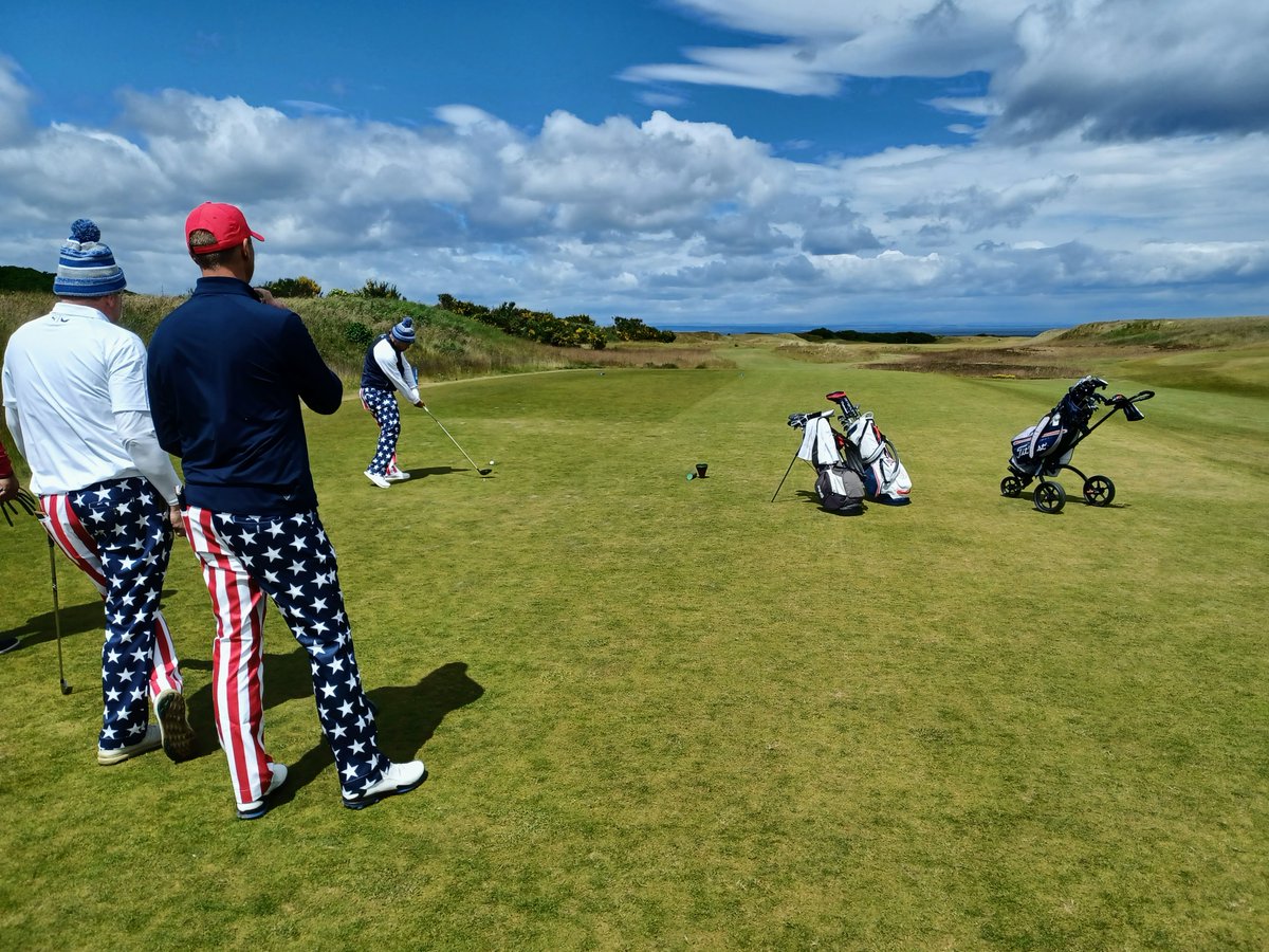 caddiegolftours's tweet photo. 4 of the Larkin Party make a colourful appearence @KingsbarnsGL this afternoon... Fore! 

#golfkingsbarns #golfscotlandtour #caddiegolftours #golfstandrews https://t.co/lMWjj0ECZI