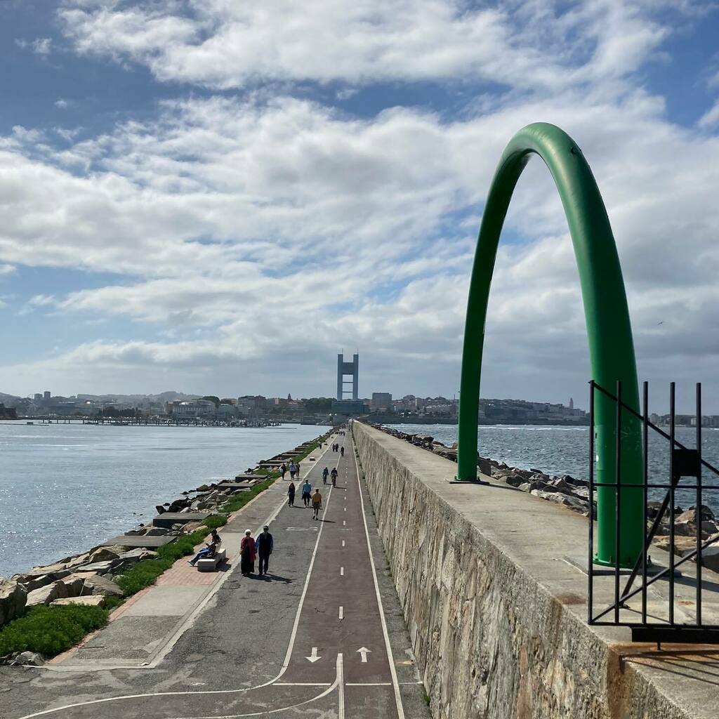 milcorunhas's tweet photo. Abrigados no Dique de Abrigo. Ao fondo, Salvamento Marítimo, aka o "H".

#ACoruña #streetphotography #Coruña #Galicia #Galiza #city #urban  #Instagramphotographers  #picoftheday #corunna #lacorogne #acorunha https://t.co/g8weVpM21E https://t.co/RkykBEbA38