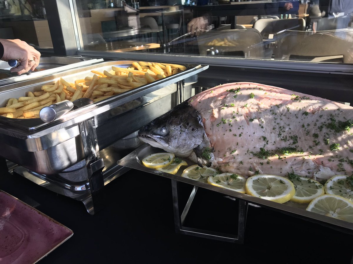 MichaelReiterPR's tweet photo. Entscheiderfabrik #summercamp hosted by #Alphatron Medical launches with a super location, great food, and intense networking at the Beach House in Monster/NL 👍🤗💪 https://t.co/q4meDAGZJl