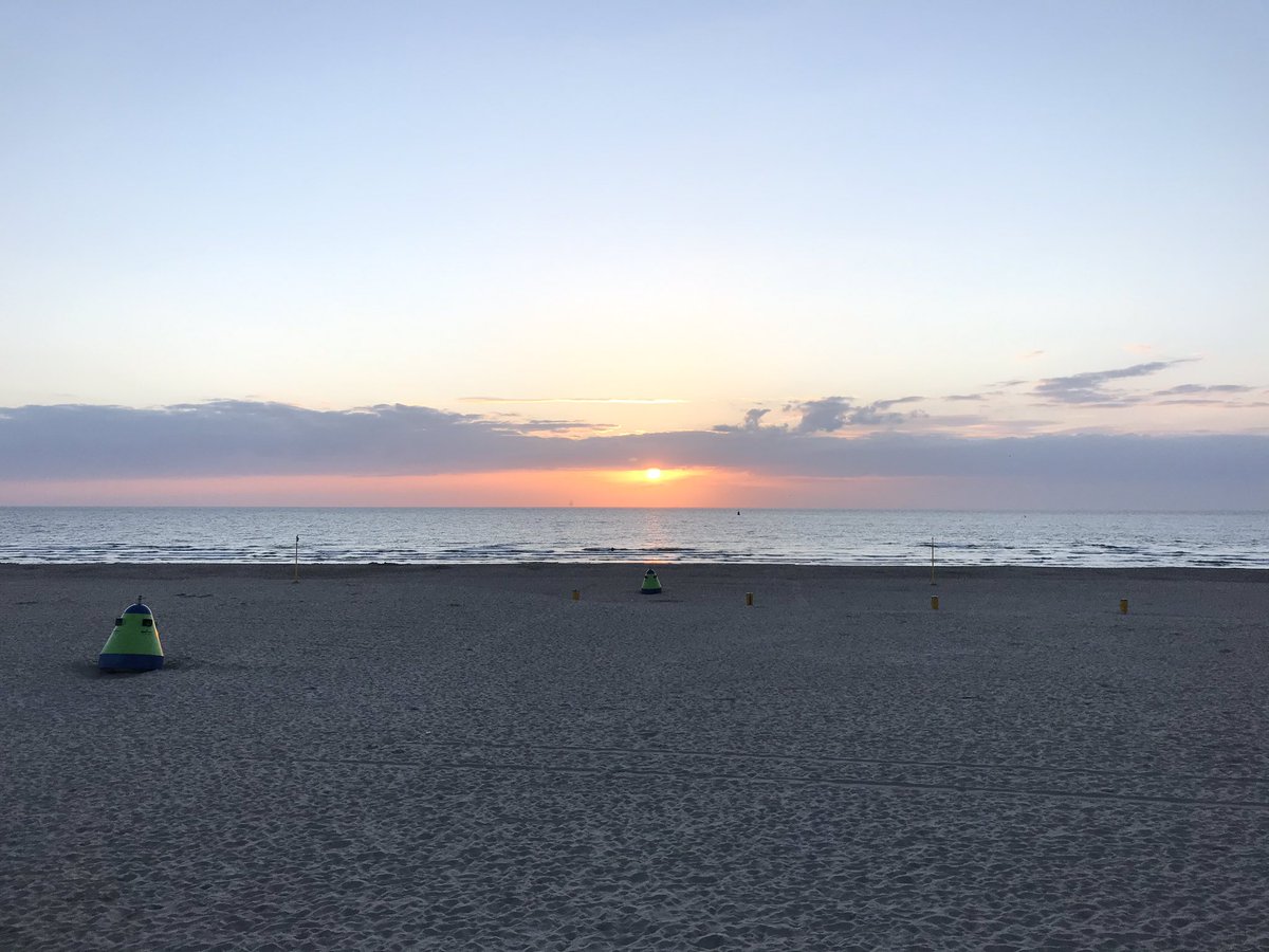 MichaelReiterPR's tweet photo. Entscheiderfabrik #summercamp hosted by #Alphatron Medical launches with a super location, great food, and intense networking at the Beach House in Monster/NL 👍🤗💪 https://t.co/q4meDAGZJl