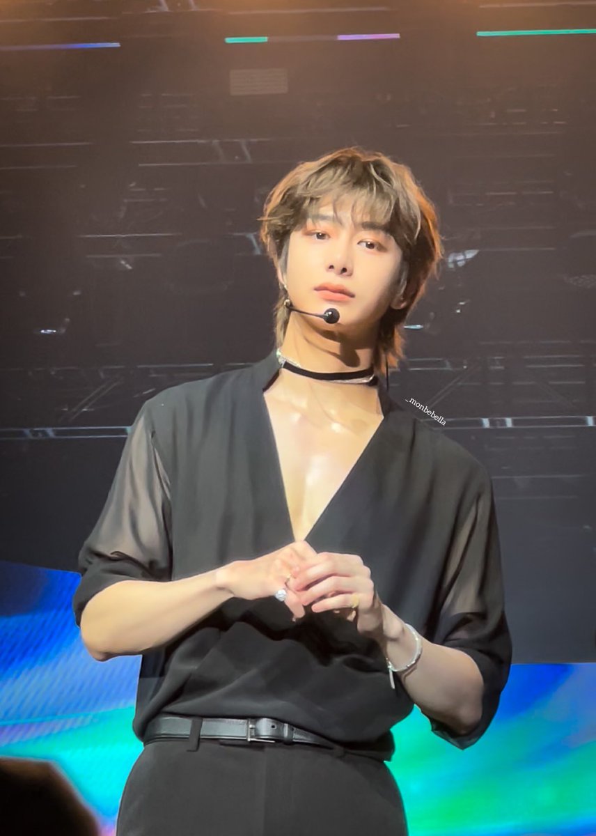 _monbebella's tweet photo. 220611 honestly Hyungwon is so BREATHTAKING beautiful 
#형원 https://t.co/pvzeIj6yu6