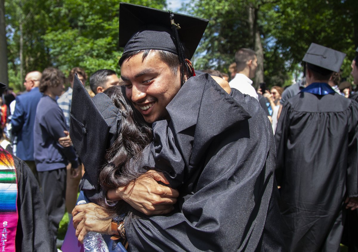 LawrenceUni's tweet photo. It was a beautiful day to celebrate the Class of 2022! Our students are inspiring and incredible and we're so proud of you! Get a look at just some of the day's highlights and read more about today's Commencement celebration! https://t.co/bNuHbusMk8 https://t.co/zaineCqEo8