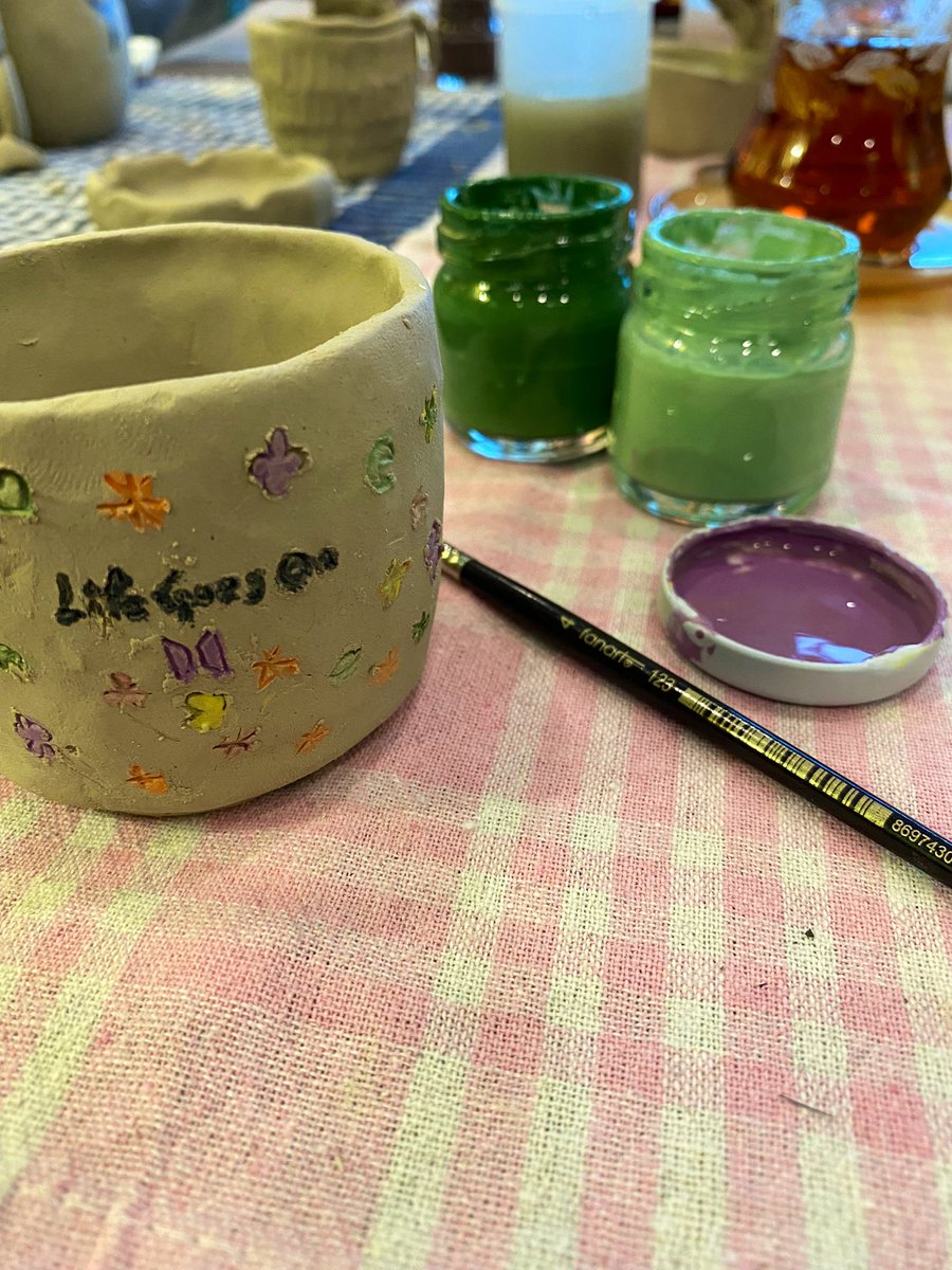 SemraAbla's tweet photo. Bugün Seramik şekillendirme workshopu yaptık, çıkan sonuç bu şekil oldu … 9.yıla özel oldu.. #BTS9thAnniversary https://t.co/MmZ7mCZdjZ