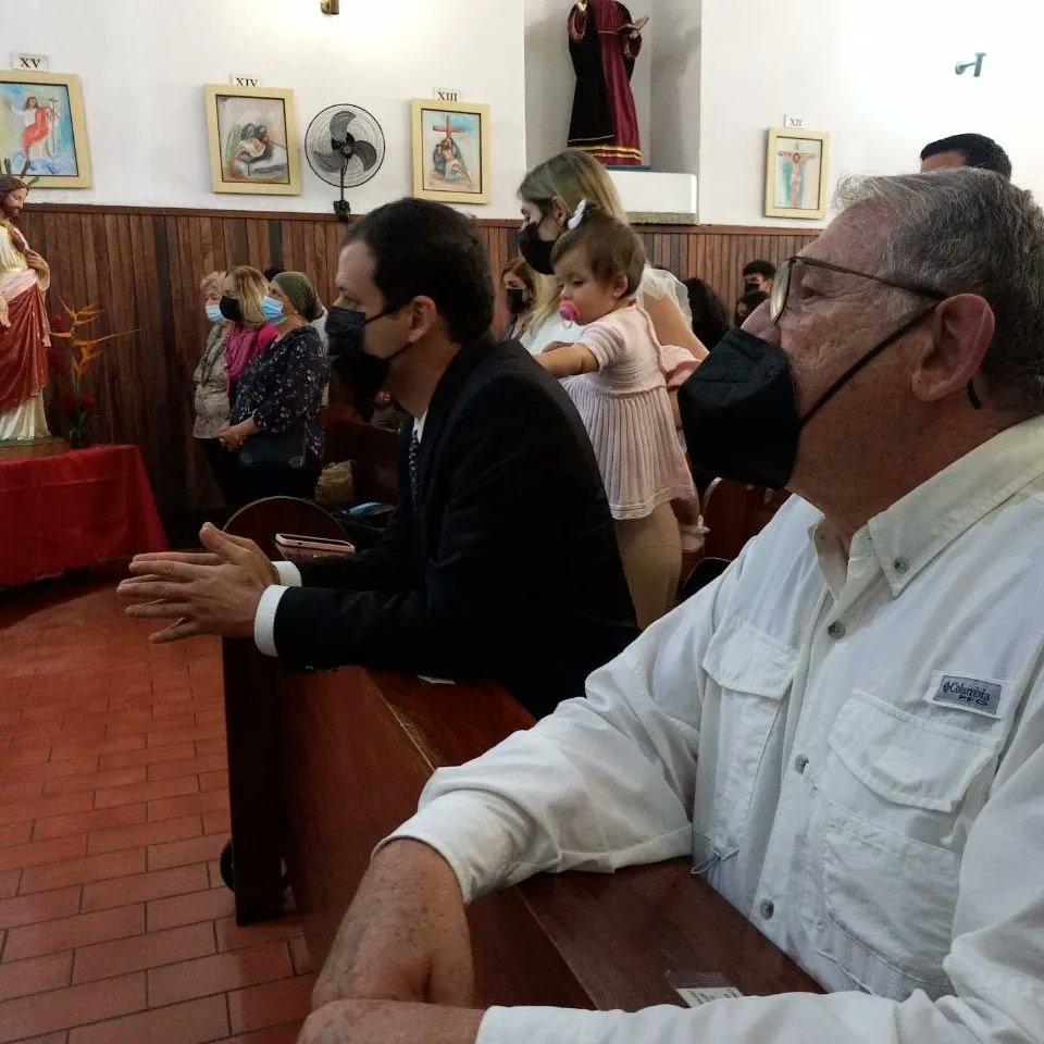eliasayegh's tweet photo. Que bonito es comenzar agradeciendo a Dios por cada sueño materializado, por la salud que gozamos y por la unión que nos caracteriza.
En este 238° aniversario, pongamos nuestro empeño en sacar al país adelante con mente positiva. #ElHatillo238 https://t.co/6t8EvJ0AWE