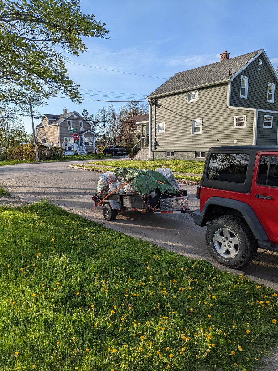 Our load from earlier 500lbs 💪 
We are going to start recording weights to cover the 5000lbs we are removing for our Founders NFT project 1/10 complete🎉
More to haul yet, just I'm working when the dumps running. 
Updates soon! 
Thanks everyone for the support and help🙏🌅