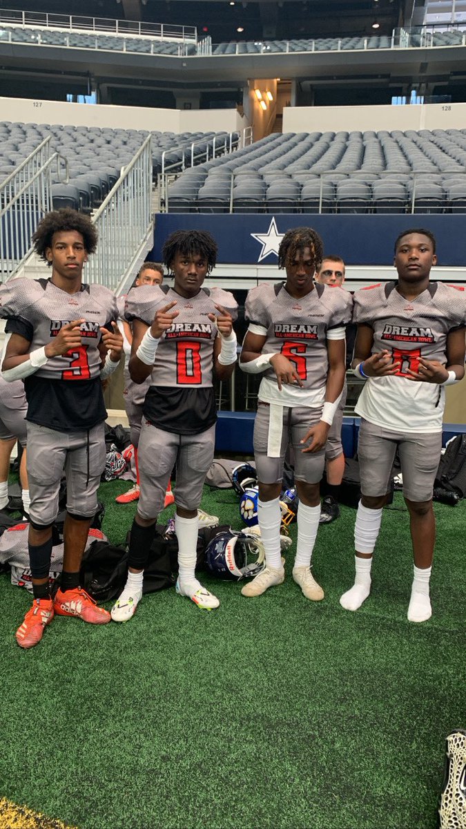 Deshaun6Fedd's tweet photo. 55-22 Great Win my guys!!!💰🏈 https://t.co/1BLF55jsAy