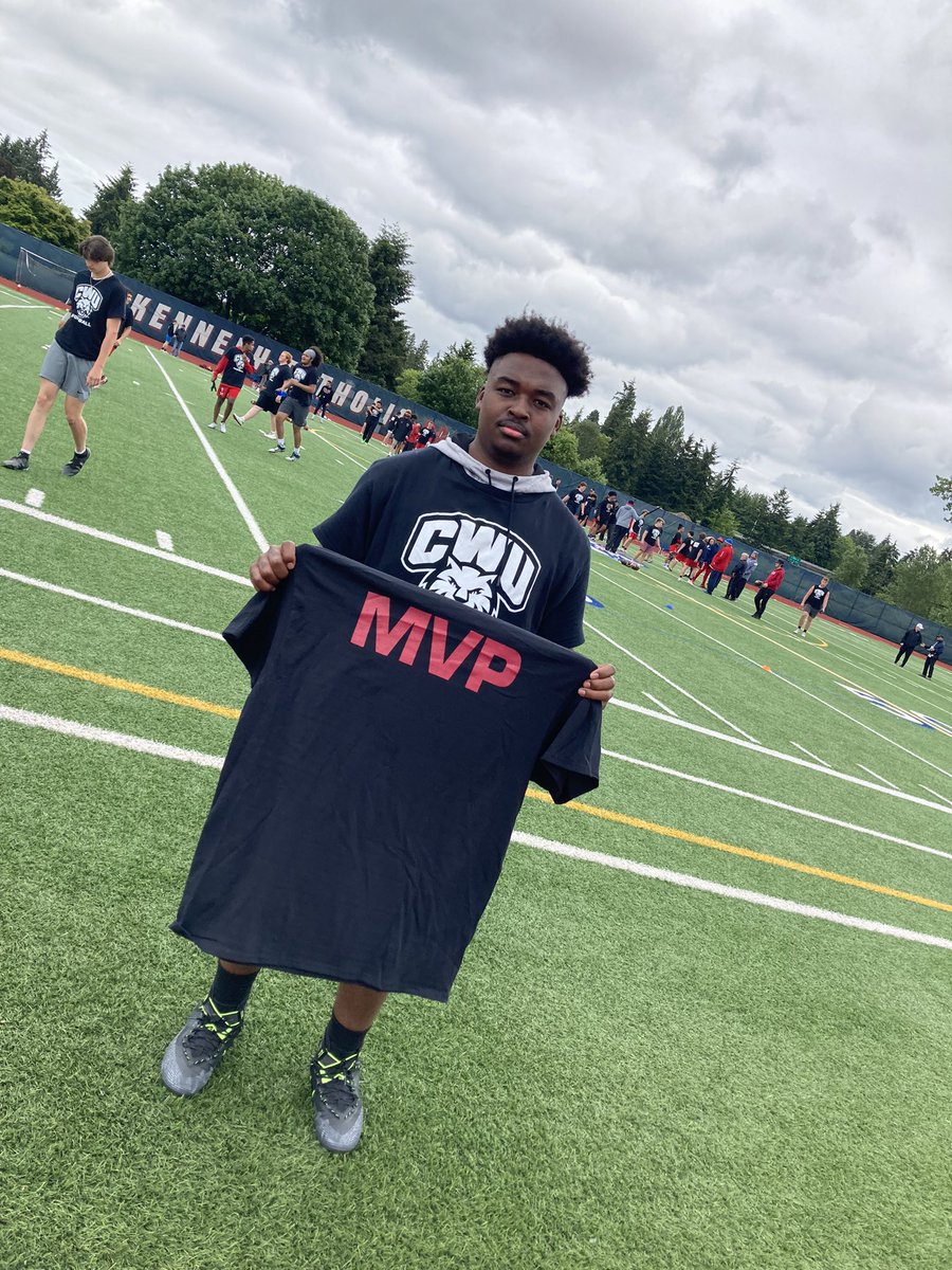 Had a great time at the <a href="/CWUFB/">CWU Football</a> camp today, was given the chance to go out and compete and that’s what I did and got defensive line mvp. @CoachT_CWU <a href="/ReggieWithersp2/">Reggie Witherspoon Jr</a> <a href="/coachbsavelio/">Coach Bill Savelio</a> @Afakasi_Beast