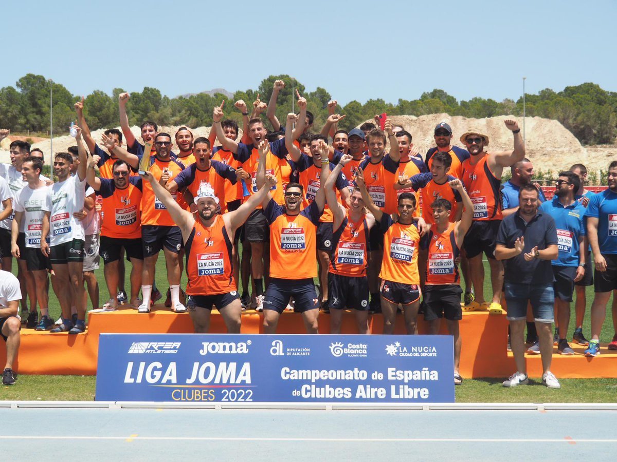 davidbofill2's tweet image. Y si, los sueños se hacen realidad. Volvemos a División de Honor ganando la final de ascenso con 129p, y que bonito hacerlo al lado de nuestros grandes amigos del @cornellaatletic 

Dijimos que volveríamos y en Hospitalet cumplimos con nuestras promesas 🔵🟠 🤝 🟢⚪️