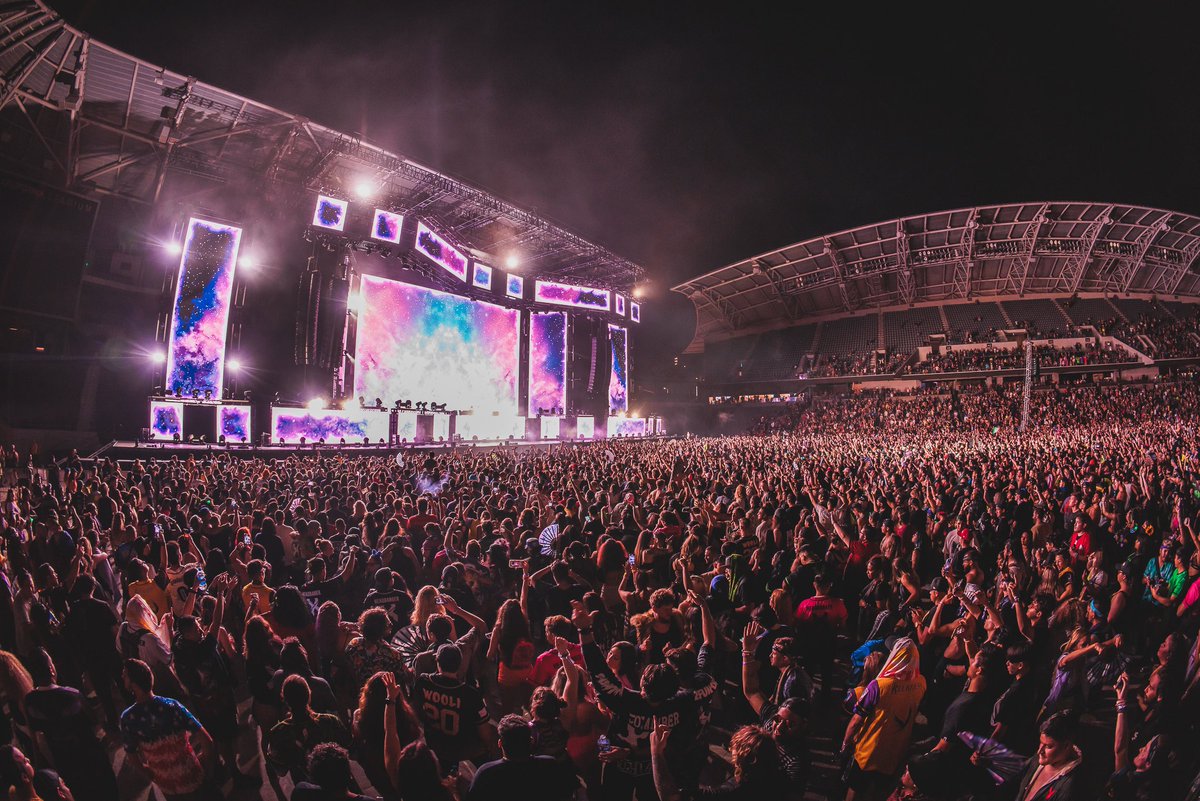 Subtronics's tweet photo. STADIUMS 🤝 LOUD DUBSTEP https://t.co/4cRePqA8NH
