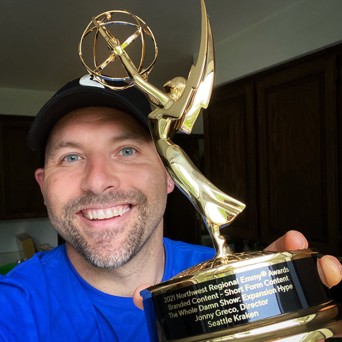 JonnyGreco's tweet photo. #ThankfulFor #SeaKraken & #SKEEP for letting me lock creative arms w/ @ratanasitee & @sharonnyreewilliams to tell an important story w/ #heART. Very honored to receive this 5th career #Emmy Award. #readySETshine #HappyCreating #QTV https://t.co/jspvNedSzg