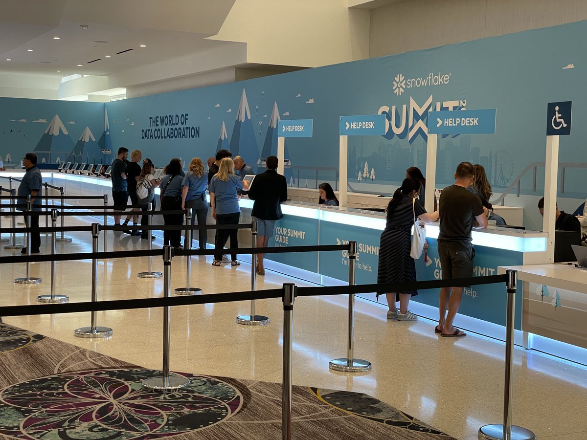 blazdax's tweet photo. Registration has started. Excited to be here! 😁 #snowflakesummit #data #lasvegas https://t.co/caHBXWOzIk