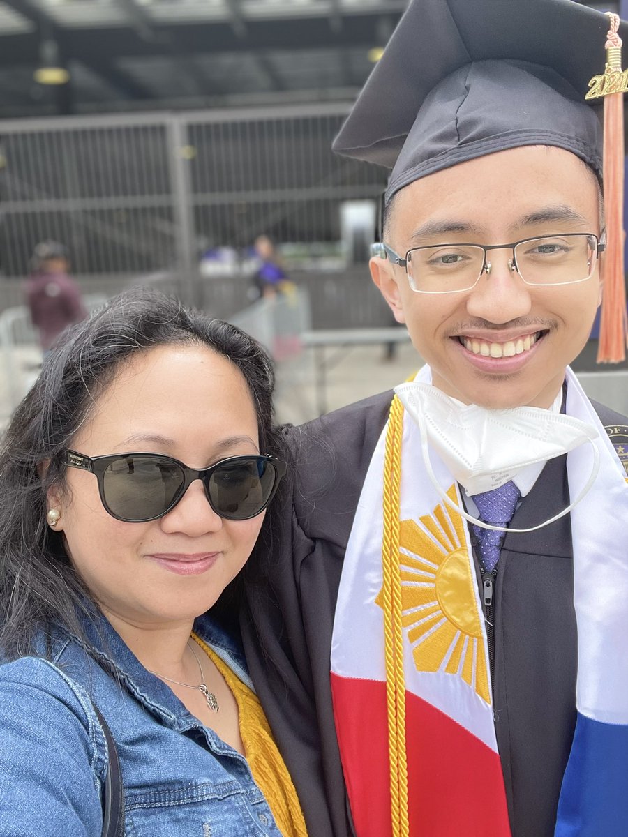 rselndn's tweet photo. #uwclassof2021 https://t.co/3bFXoJxILb