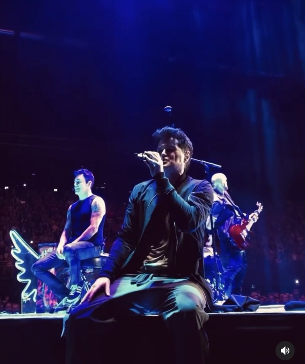 Catheri33297324's tweet photo. Good Night ❤️😘@thescript Mark @TheScript_Danny @glenofthepower hope you’ve had a great day❤️sweet dreams sleep well and please keep safe and well 🙏🏻❤️🌍🌏🌎😴😘Big Love to you all 🤗🤗❤️#markisback 🎉
#TalesFromTheScriptTour
#TheScriptFamily #ArmsOpen 🙌🏻❤️ #Always ❤️👊🏻 https://t.co/PklfKmpZUL