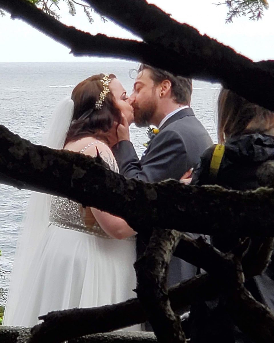 VanHairoine's tweet photo. Married my best friend in the entire universe yesterday 💛 @JaiField #wifey #hitched #love #bestdayever https://t.co/gLBOPjjOQk