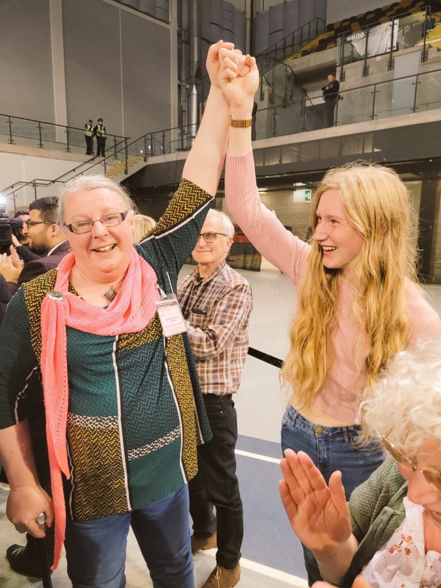 StoleMaGiro's tweet photo. Hands up @ElaineSgp if your a peado supporting council tax dodging Tramp
#AbolishThePaedoGreens  #leaveourkidsalone https://t.co/ZJHuWTvVbS