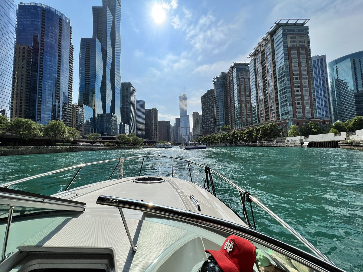 rossberkley's tweet photo. Turned out to be a great day on the water! #chicagoriver #summerinchi https://t.co/UIxIXpZFI3