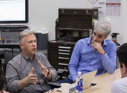 Assaf_Halfon's tweet photo. This must be some weird collaboration between @netflix &amp; @AppleTVPlus.
@pschiller #CraigFederighi https://t.co/jcdCR2yuwW