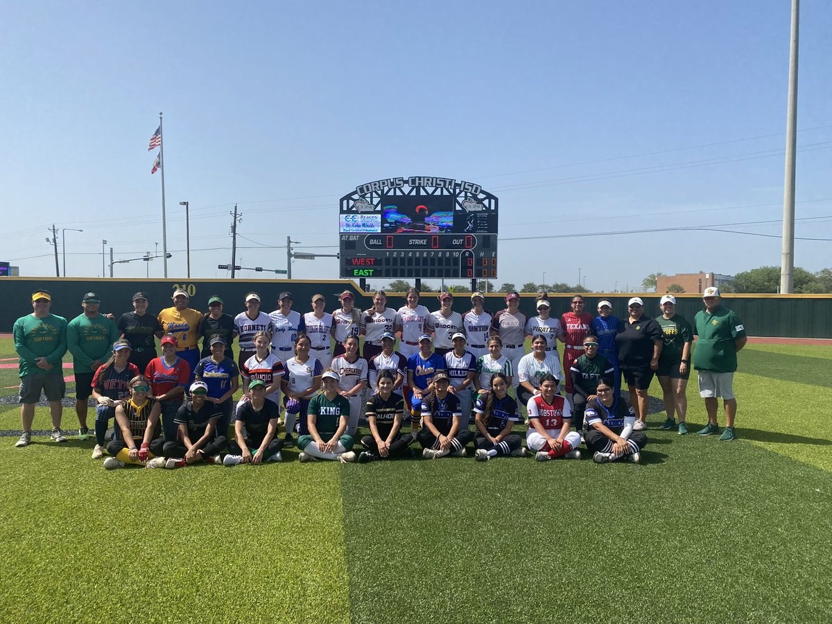 ChrisThomasson7's tweet photo. Here are your Coastal Bend Coaches’ All-Stars for both baseball and softball. 

Thanks to Banquete Coach Rusty Miller for the pics. #3SportsBlitz https://t.co/L8bssanbSR