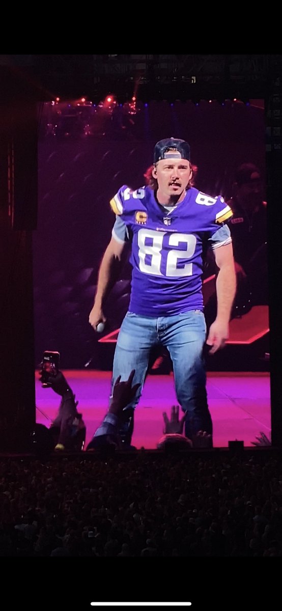 Skol tweet media