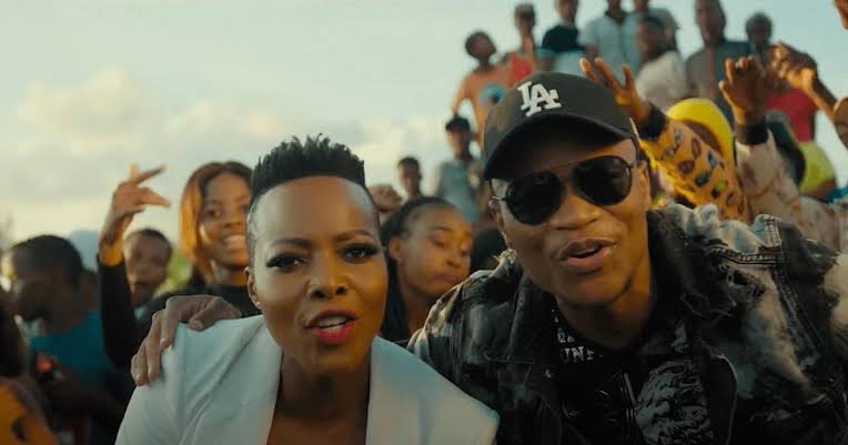 AfricaFactsZone's tweet photo. Master KG's Jerusalema is Gold in USA (500K sales), 2x Platinum in Poland (100K), 2x Platinum in Spain (80K), 3x Platinum in Switzerland (60K), Gold in Denmark (45,000).

Rmx ft Zikode &amp; Burna is Platinum in Germany (400K), Diamond in France (333,333), 4x Platinum in Italy (280K) https://t.co/Mwb1jsEEwY