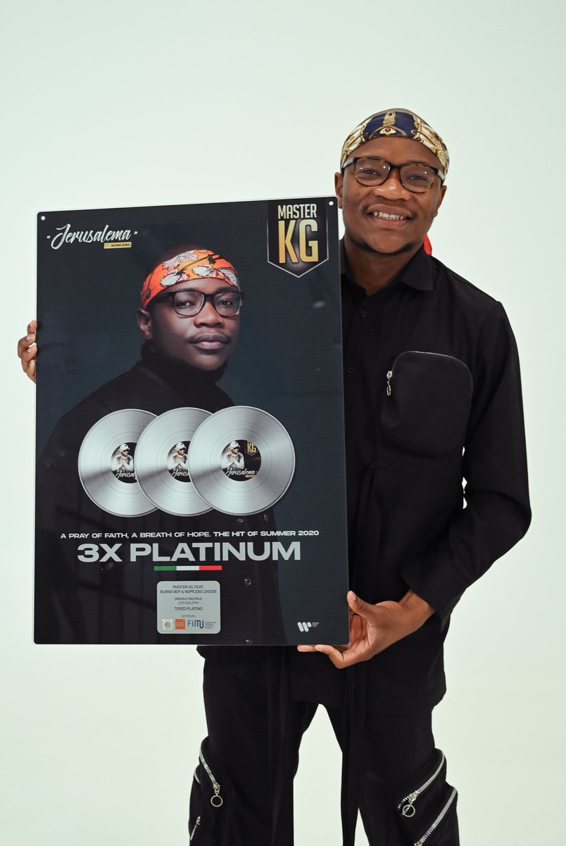 AfricaFactsZone's tweet photo. Master KG's Jerusalema is Gold in USA (500K sales), 2x Platinum in Poland (100K), 2x Platinum in Spain (80K), 3x Platinum in Switzerland (60K), Gold in Denmark (45,000).

Rmx ft Zikode &amp; Burna is Platinum in Germany (400K), Diamond in France (333,333), 4x Platinum in Italy (280K) https://t.co/Mwb1jsEEwY