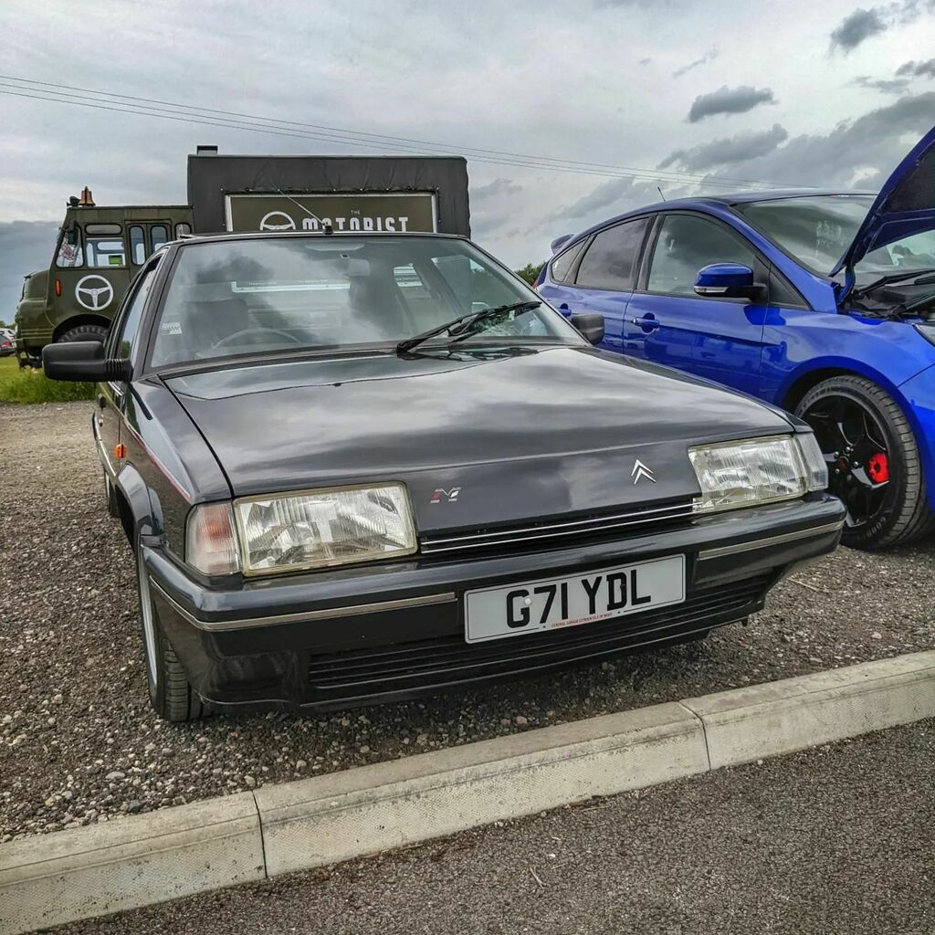 GPMcA's tweet photo. French cars today @themotoristhub... I do love a BX! #WantOne #SomebodyFindMeANiceFaceliftWithBootSpoiler #Hydropneutastic #CitroenBX #ThereWereBXes #DidIMentionIWantOne #WeCanFindRoomForItRight https://t.co/ThmsAdo6w0 https://t.co/SbNkiZi7DB