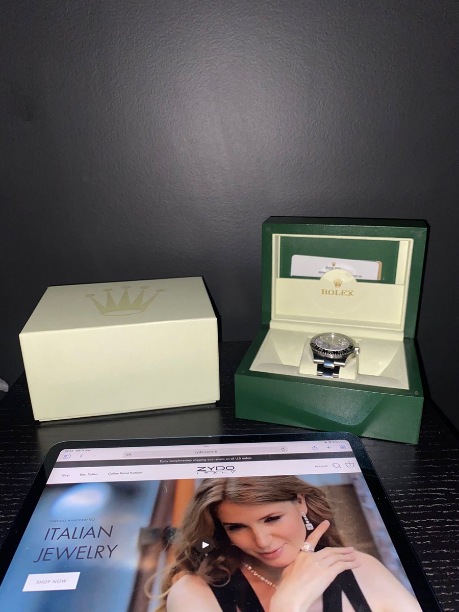 ZYDOItaly's tweet photo. GIVEAWAY ALERT!🎁 ZYDO is launching a once in a lifetime giveaway. We are giving out a Rolex GMT Master II. To participate, retweet and tag 3 friends below. To finalize your entry, write ROLEX in the general chat on our Discord.💎 https://t.co/vG1BReTEdV