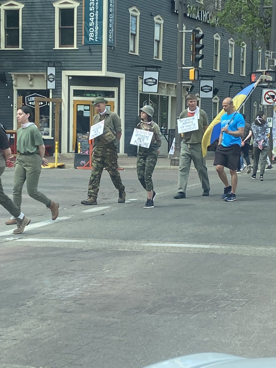 IceisRain tweet media