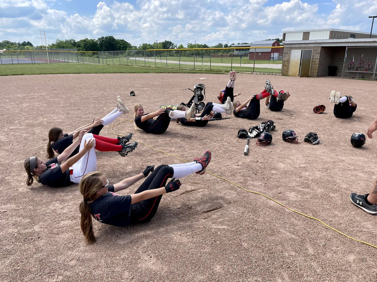 CoachCarah's tweet photo. We had our second annual “Survive and Advance Day” at practice today. This teamwork exercise includes 16 timed softball challenges to complete as a team or face significant consequences if they fail (burpees, poles, etc). Proud of this crew!

#T2ThatsWho https://t.co/8W9kibRnwy